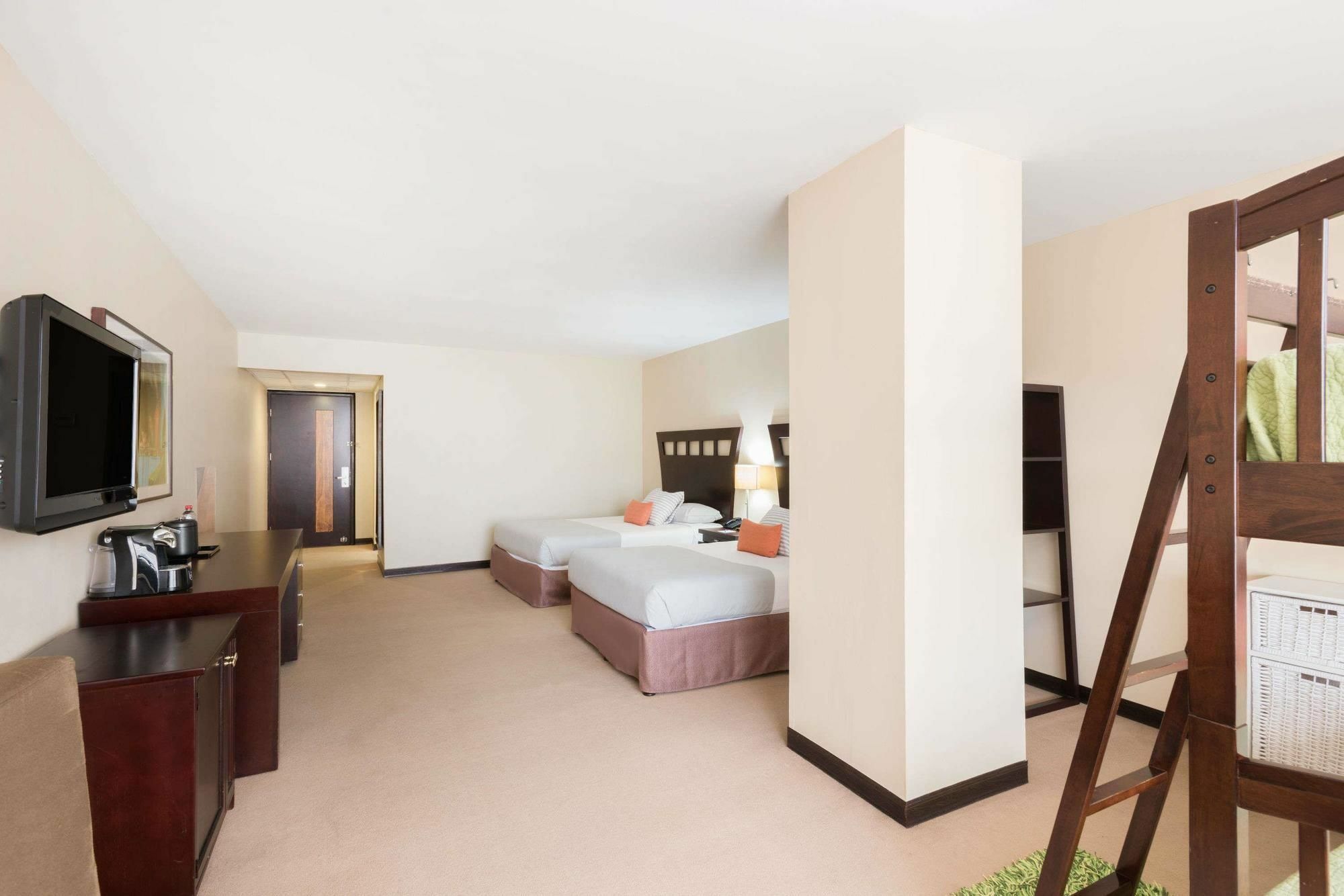 Tryp By Wyndham San Jose Sabana Hotel Luaran gambar